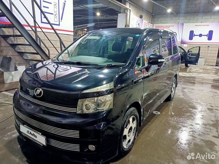 Toyota Voxy 2.0 CVT, 2008, 170 000 км