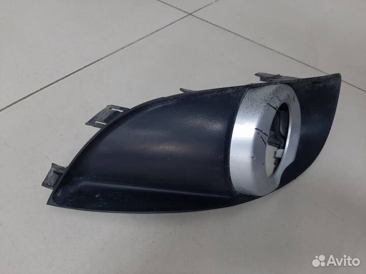 Рамка противотуманной фары правой Mazda MPV LW 199