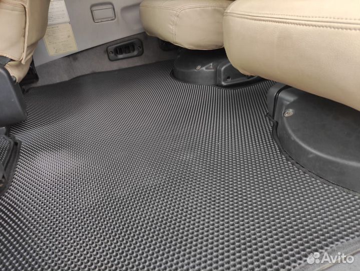 Автоковрики EVA на Mitsubishi Delica