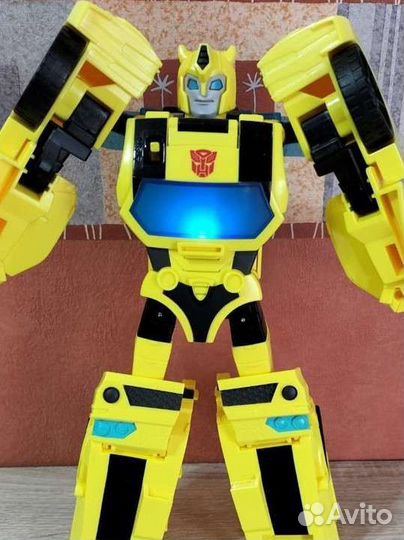 Робот трансформер бамблби