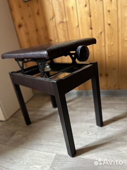 Банкетка для пианино