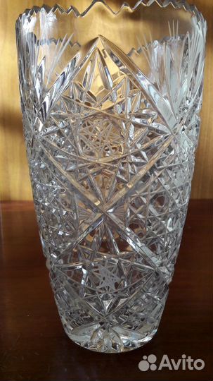 Ваза из хрусталя для цветов
