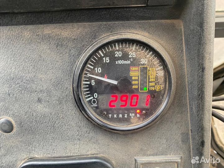 Продается мтз 82.1 с коммунальной щеткой