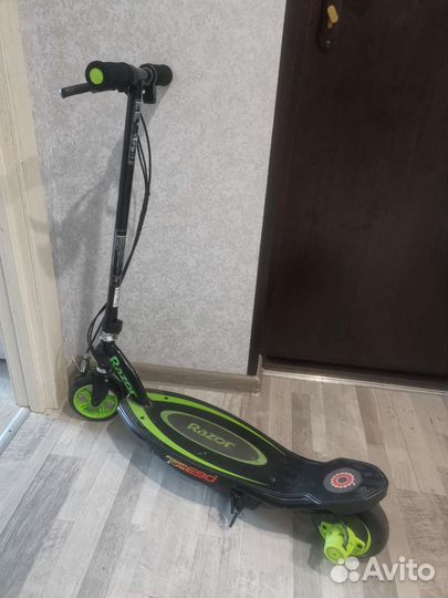 Самокат с аккумулятором детский
