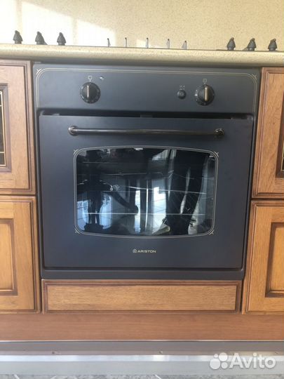 Духовой шкаф Hotpoint Ariston
