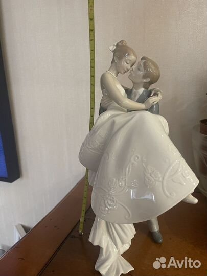 Фарфоровая статуэтка lladro