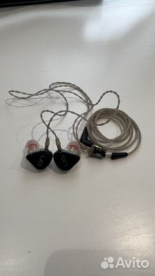 Арматурные наушники Ultimate Ears 18+ PRO