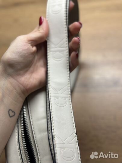 Сумка calvin klein через плечо женская