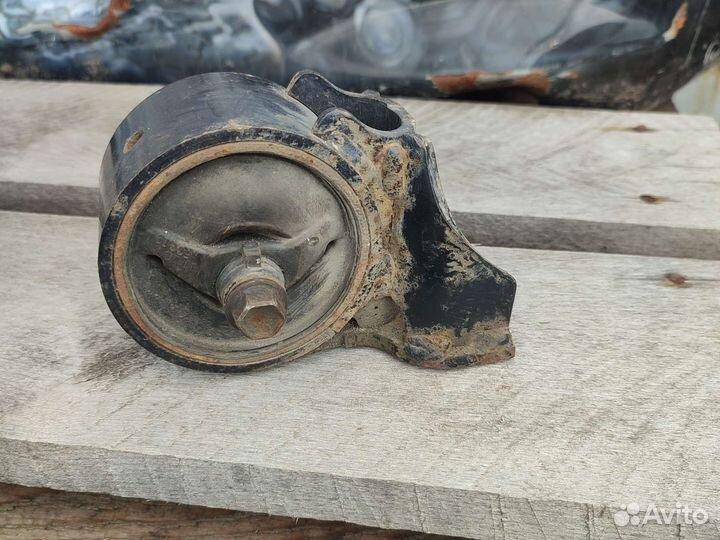 Suzuki baleno подушка двигателя