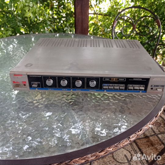 Усилитель, колонки, тумба