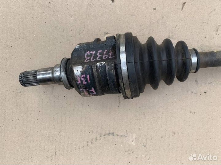 Привод L toyota corolla AE100