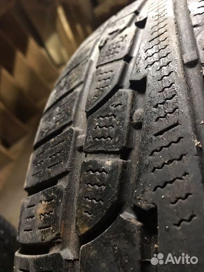 Nokian Tyres WR 245/70 R16 107H