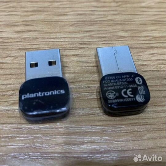 Гарнитура Plantronics Voyager Legend