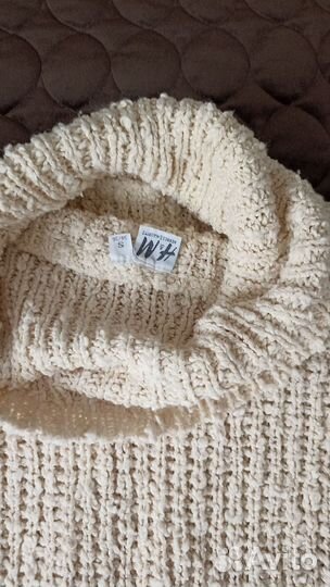 Свитер молочного цвета, букле