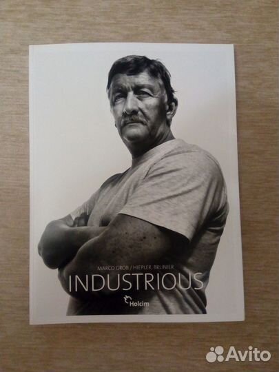 Книга - альбом Industrious Marco Grob / Hiepler