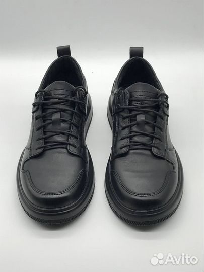 Кожаные натуральные кроссовки