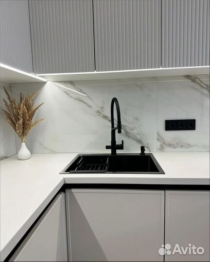 Кухня под потолок