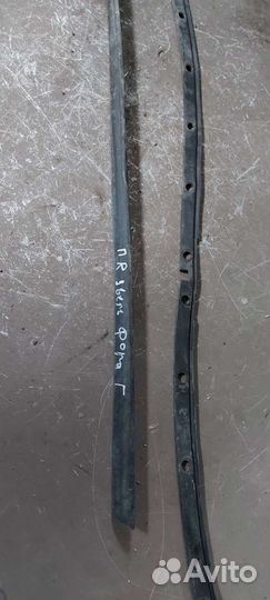 Уплотнитель двери передний правый Ford Galaxy