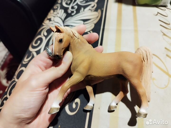 Коллекционные фигурки лошадей schleich