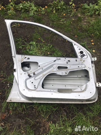 Дверь peugeot 206