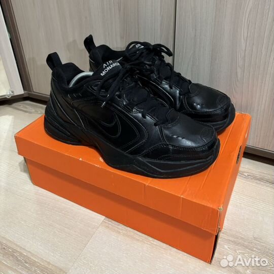 Nike air monarch IV 9.5US