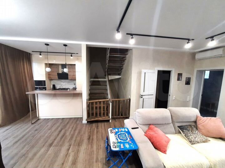 Дом 158,1 м² на участке 2 сот.