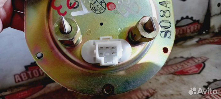 Насос топливный Nissan Gloria MY33 VQ25DE 1999