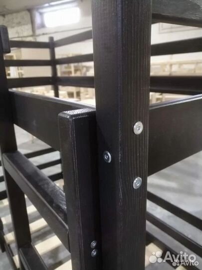 Двухъярусная кровать, массив сосны, цвета на выбор