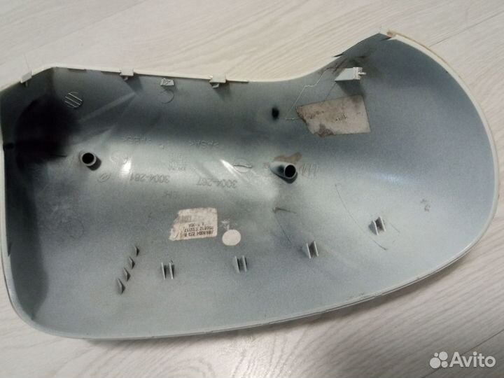 Накладка колпак левый зеркало Nissan Qashqai j10