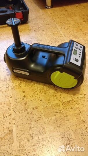 Домкрат электрический