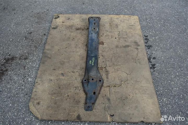 Продольный подрамник передний Chrysler Sebring