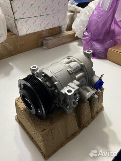 Компрессор кондиционера Volkswagen Passat седан