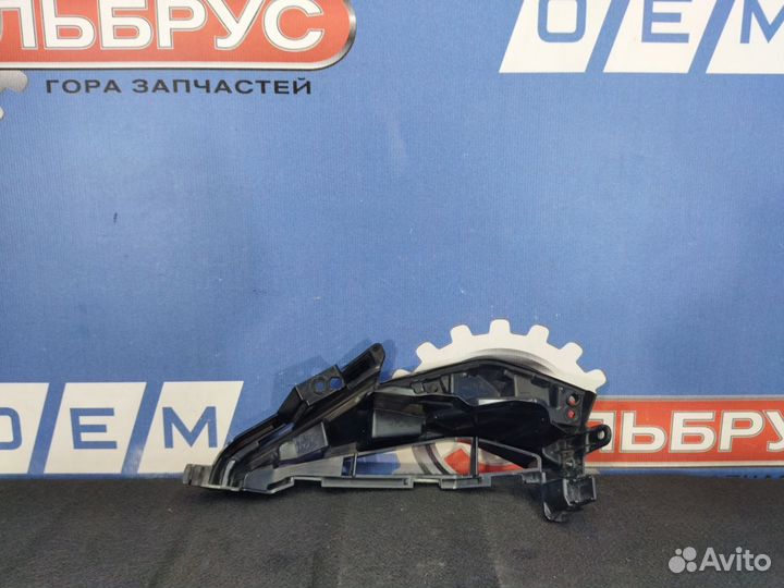 Кронштейн фары левый Toyota Prado 150 2009