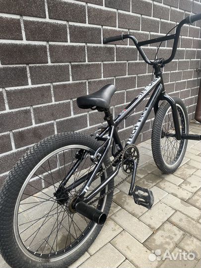 Трюковой велосипед BMX