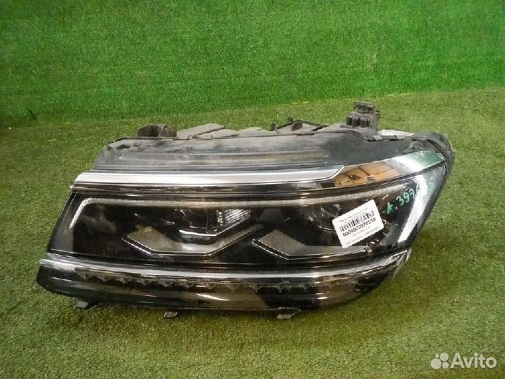 Фара левая Volkswagen Tiguan