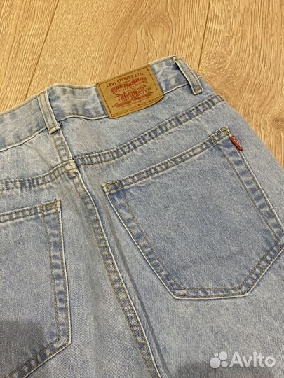 Джинсы levis