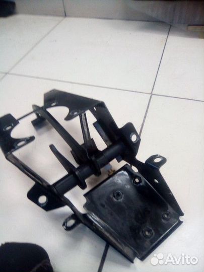 Педаль тормоза УАЗ Патриот