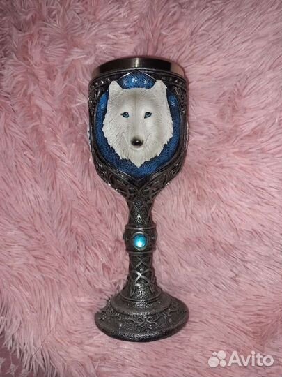Бокал белый волк