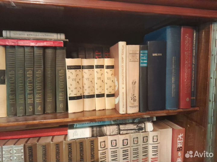 Книги Пушкин,Чехов,Толстой