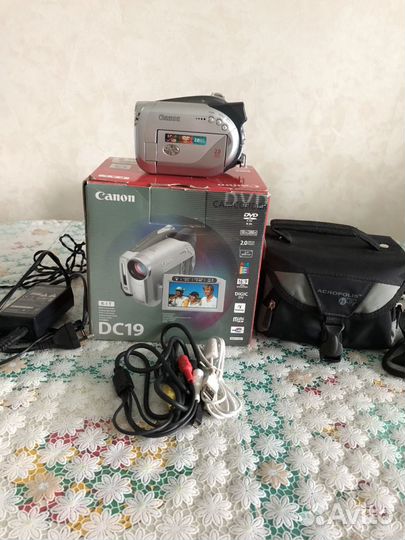 Видеокамера Canon DC19
