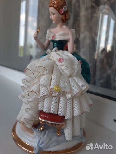 Фарфоровая статуэтка, Италия