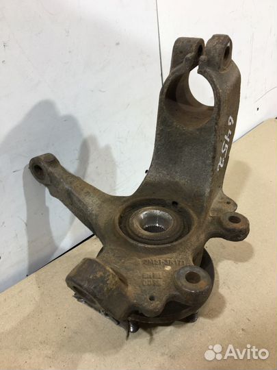 Кулак передний левый Ford Focus 2