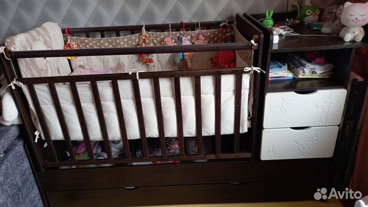 Детская кровать с пеленальным столиком