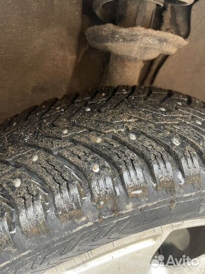 R17 Nokian Tyres Hakkapeliitta 8 205/50, PCD 5x100 DIA 15