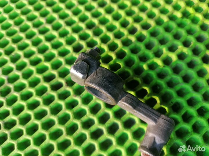 Клемма провод минус плюс на VW Passat B7 CC B6