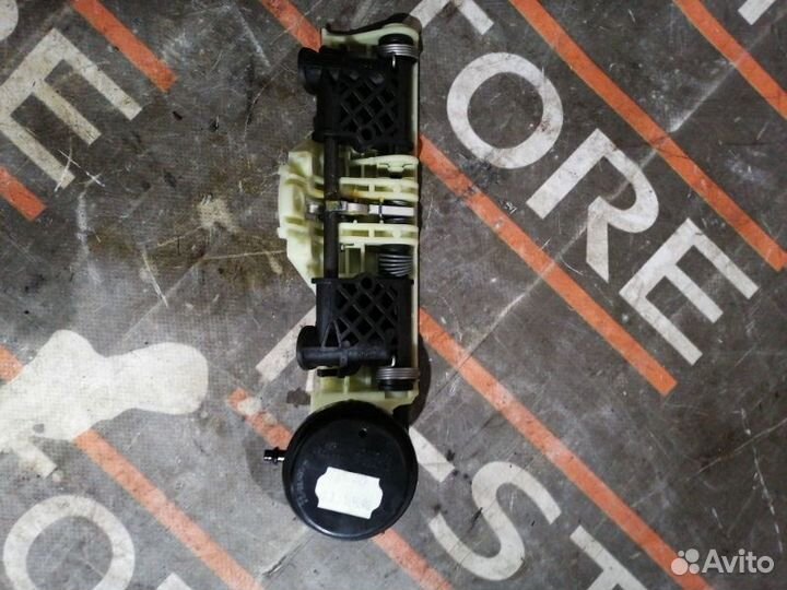 Механизм складывания подголовника Mercedes-Benz