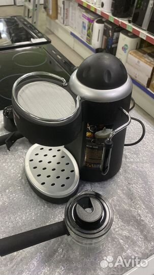 Рожковая кофеварка Redmond RCM-1502