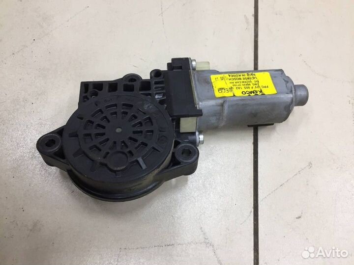 Моторчик стеклоподъемника задний правый