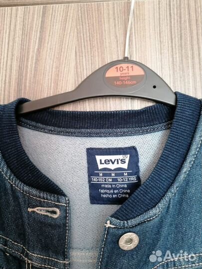 Джинсовая куртка levis