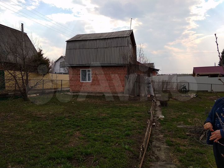 Дача 20 м² на участке 5 сот.